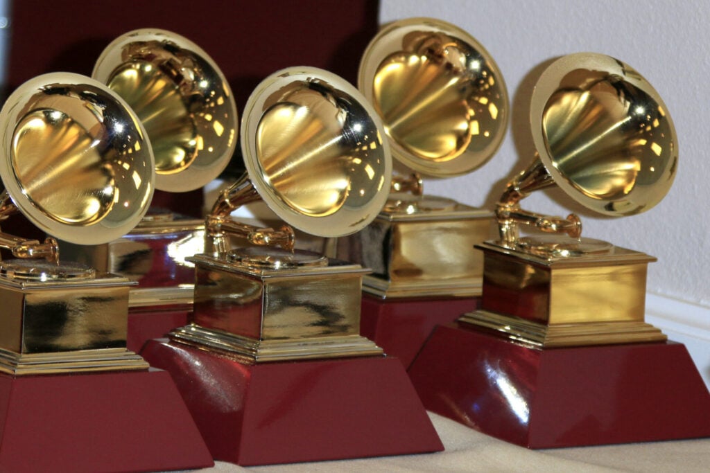 Grammyji se po petih desetletjih selijo z mreže CBS